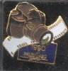 1990, - (PIN0077)
